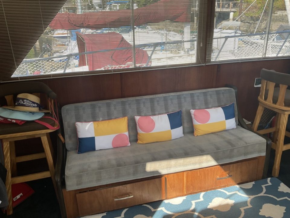 1975 Uniflite 36 Tri-Cabin Sedan Cruiser