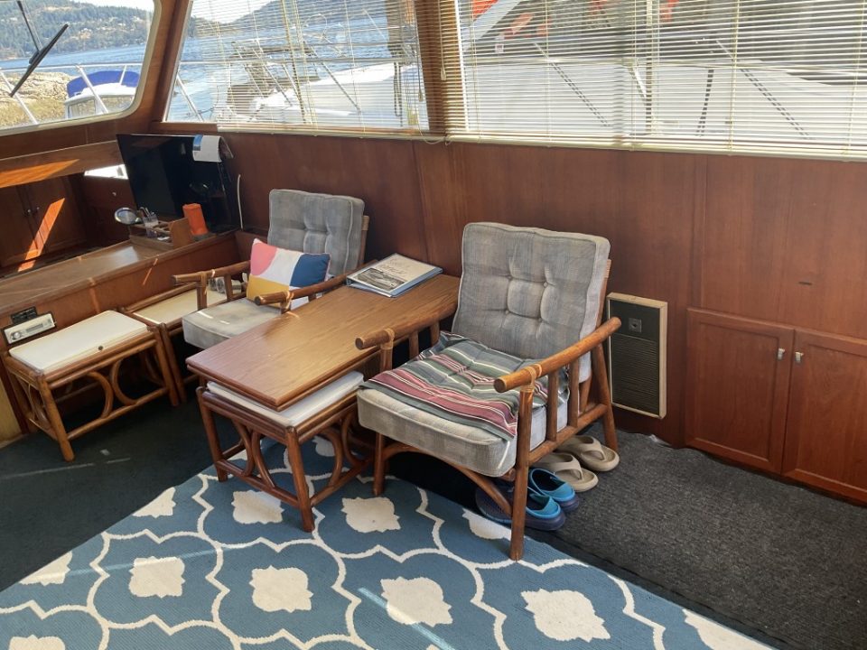 1975 Uniflite 36 Tri-Cabin Sedan Cruiser