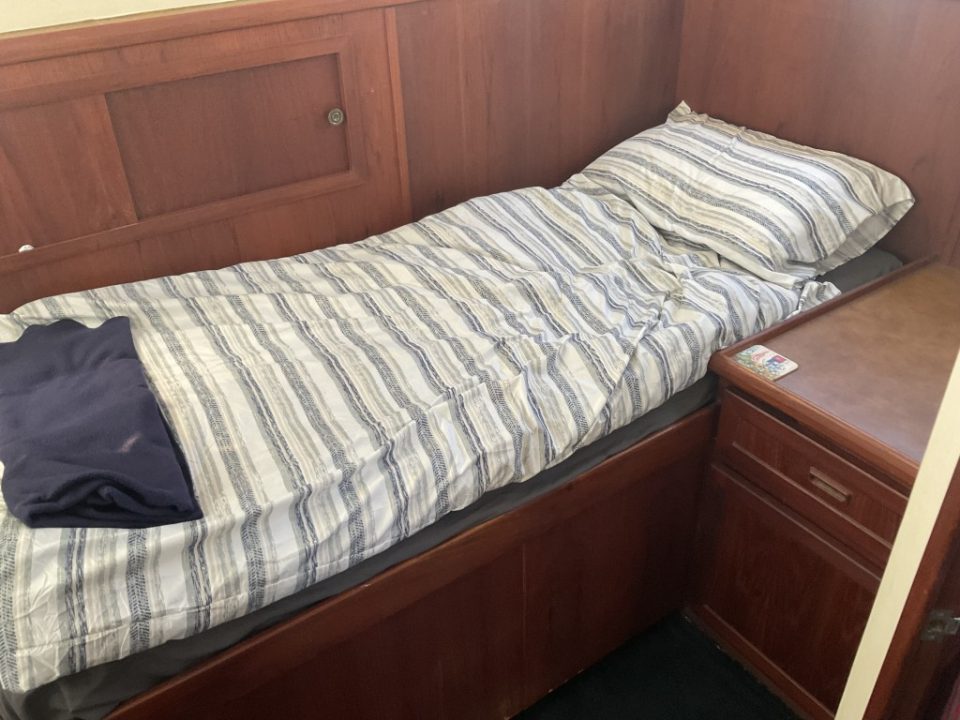 1975 Uniflite 36 Tri-Cabin Sedan Cruiser