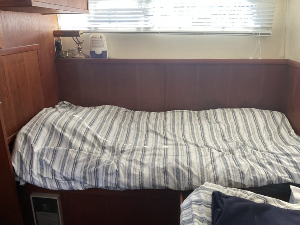 1975 Uniflite 36 Tri-Cabin Sedan Cruiser