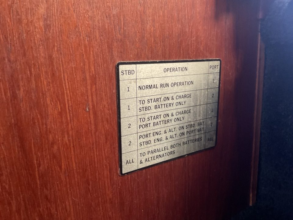 1975 Uniflite 36 Tri-Cabin Sedan Cruiser