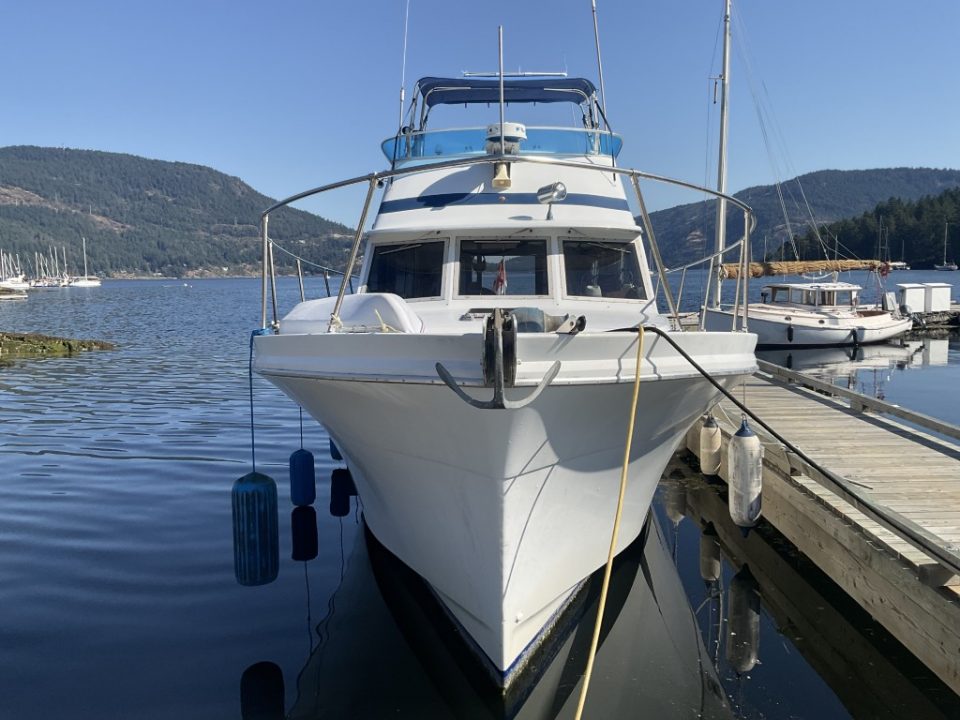 1980 Uniflite 37 Coastal Cruiser
