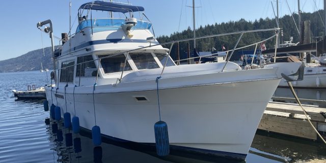 1980 Uniflite 37 Coastal Cruiser