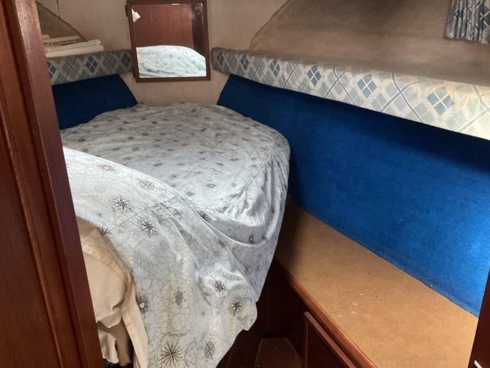 1980 Uniflite 37 Coastal Cruiser