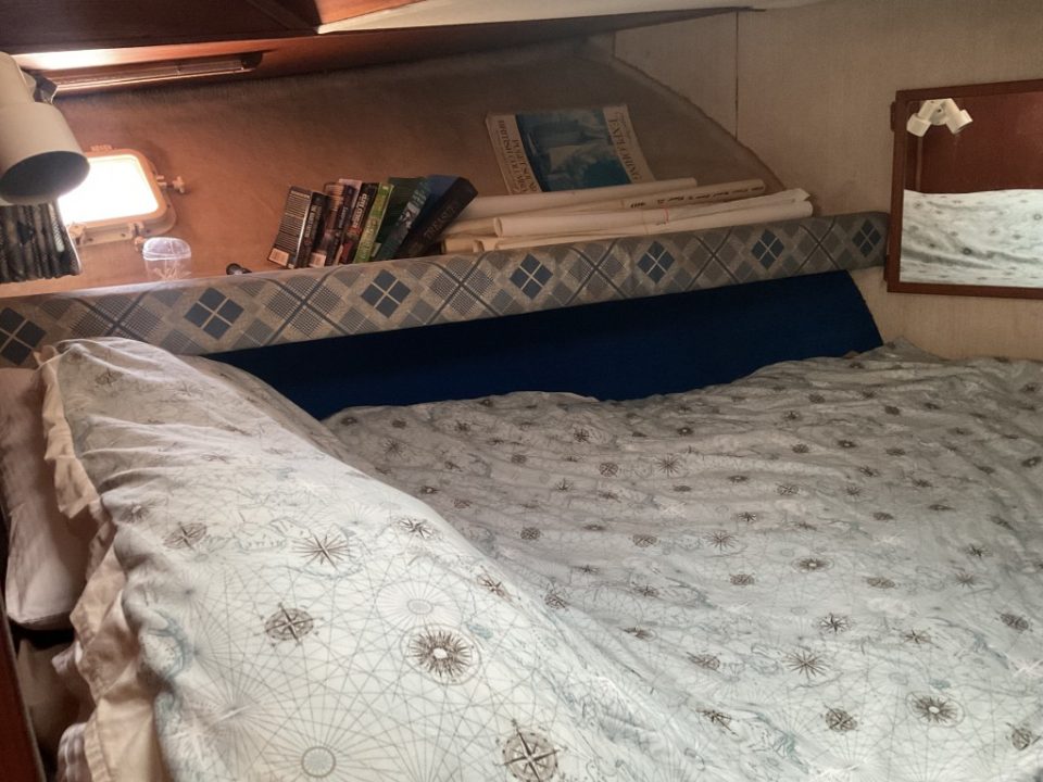 1980 Uniflite 37 Coastal Cruiser