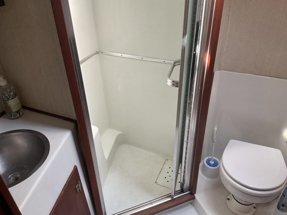 1980 Uniflite 37 Coastal Cruiser