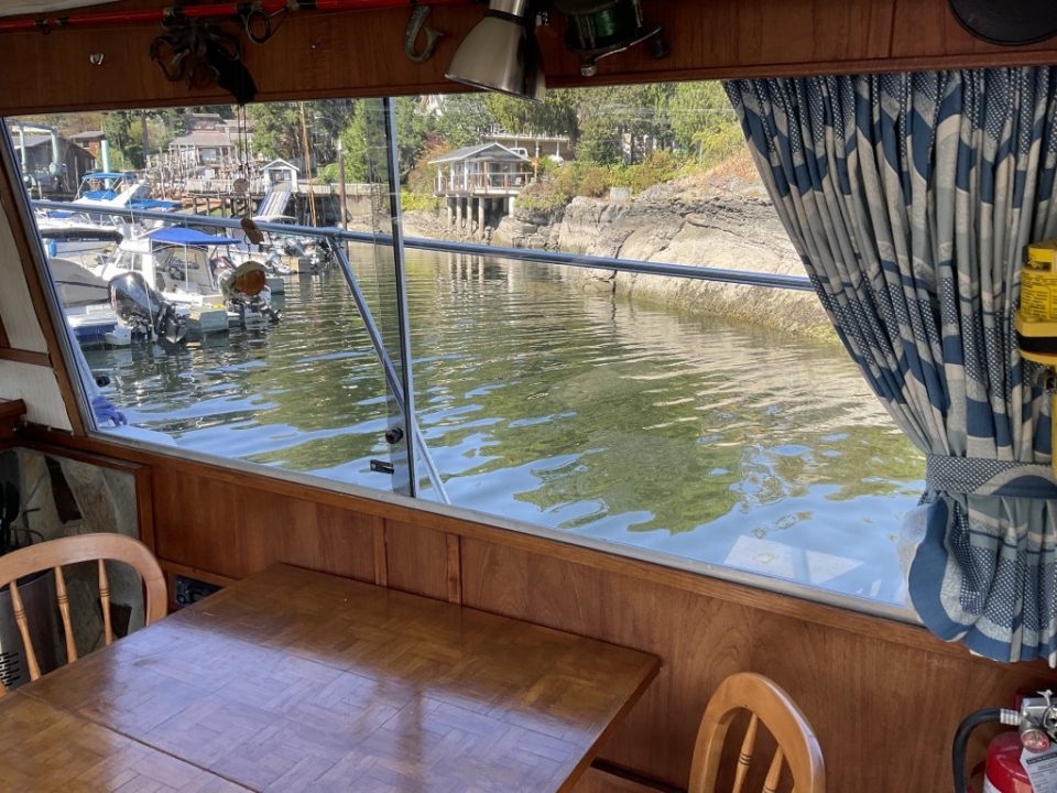 1980 Uniflite 37 Coastal Cruiser