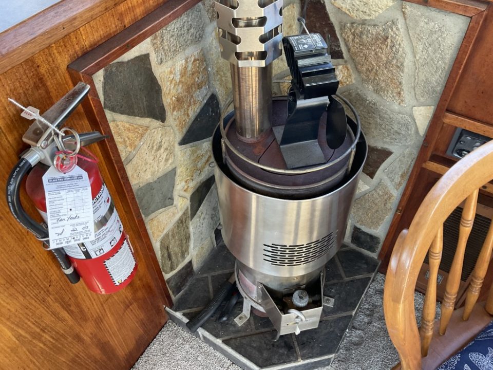 1980 Uniflite 37 Coastal Cruiser