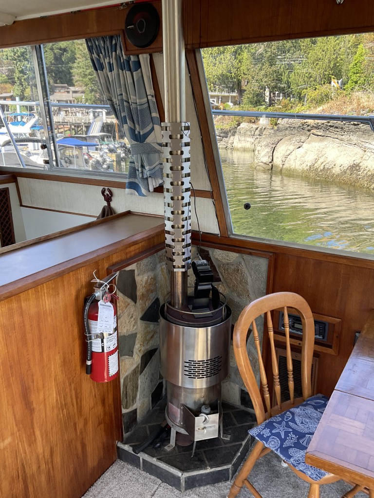 1980 Uniflite 37 Coastal Cruiser