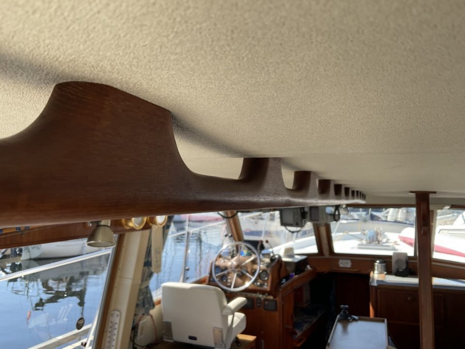 1980 Uniflite 37 Coastal Cruiser