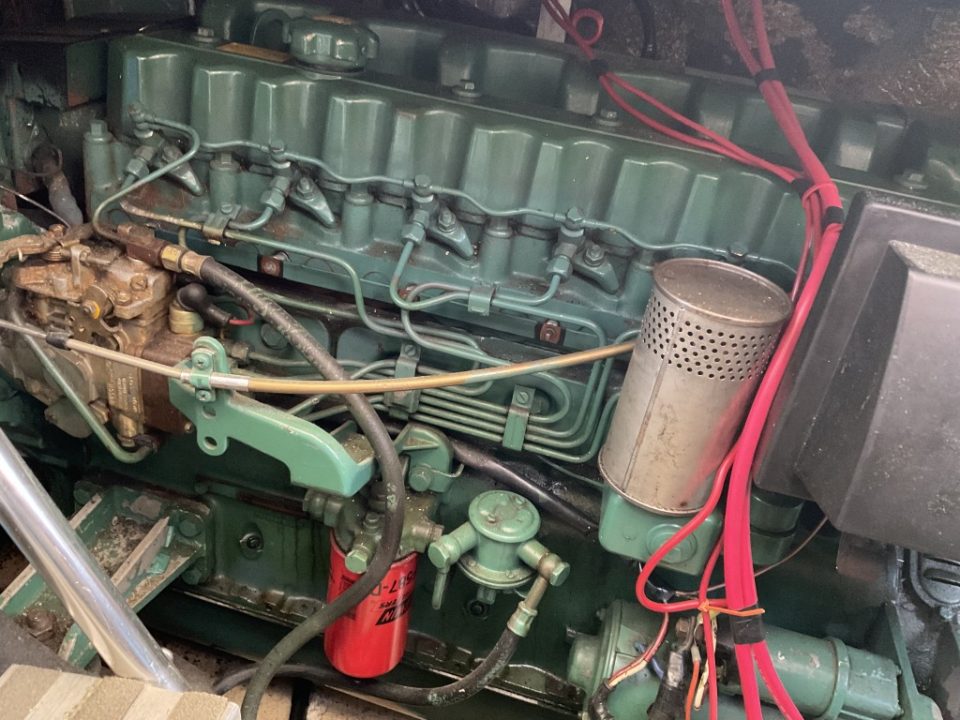 1980 Uniflite 37 Coastal Cruiser