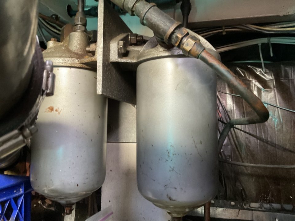 1980 Uniflite 37 Coastal Cruiser