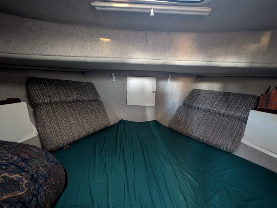 1999 Camano 31 Troll