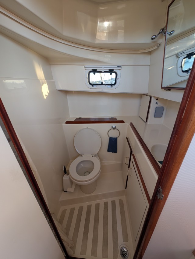 1999 Camano 31 Troll