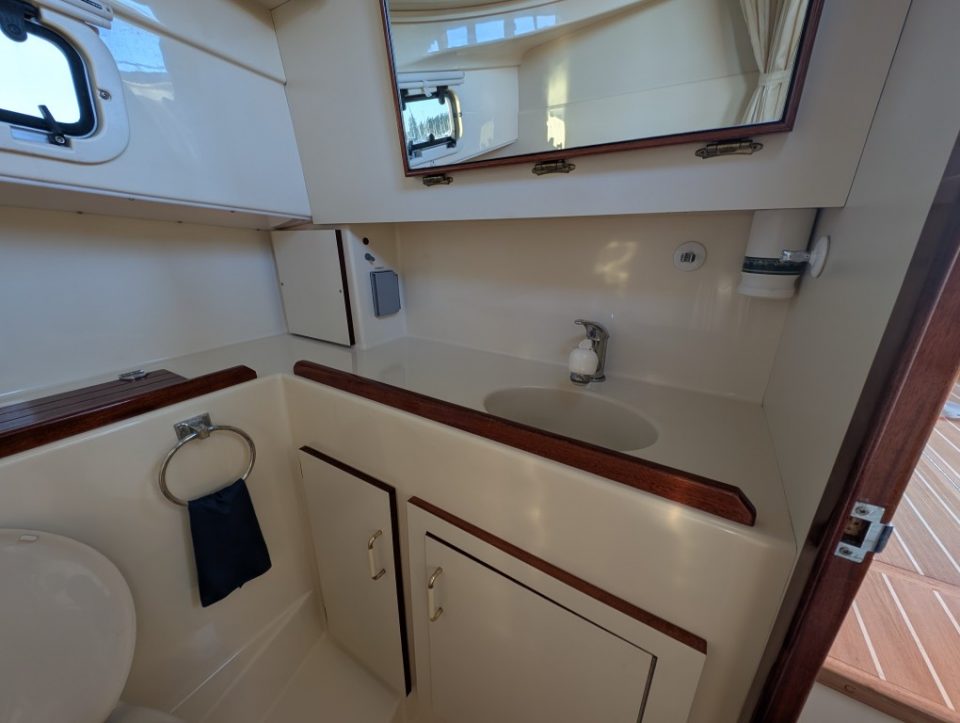 1999 Camano 31 Troll