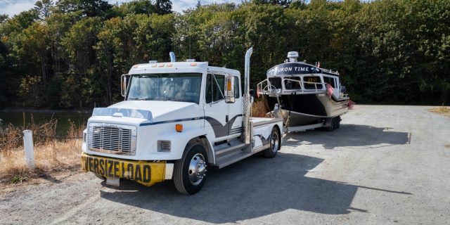 2019 Saratoga/Trailer/Freightliner Tow Vehicle FL60