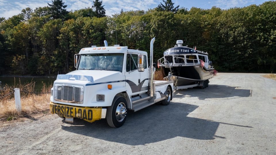 2019 Riptide Marine Saratoga 300W/Trailer/Freightliner FL60 Tow Vehicle