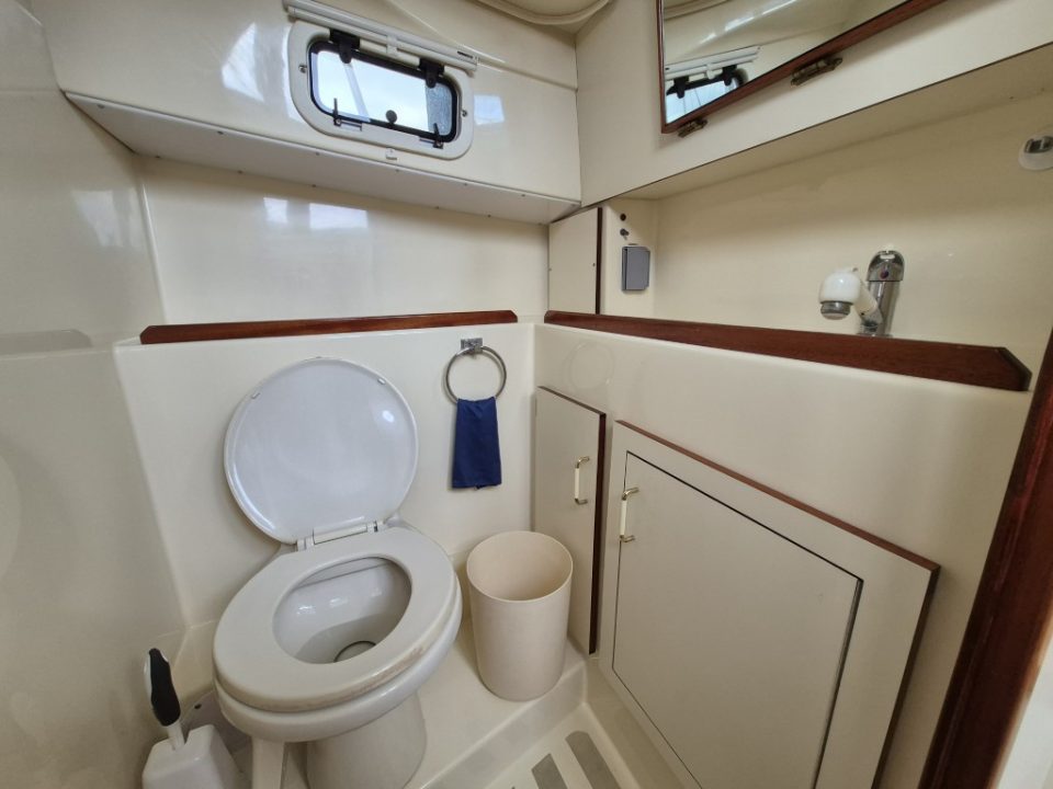 1999 Camano 31 Troll