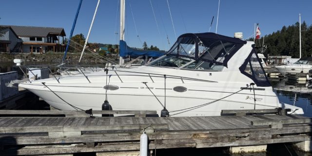 2000 Cruisers Yachts 2870 Express