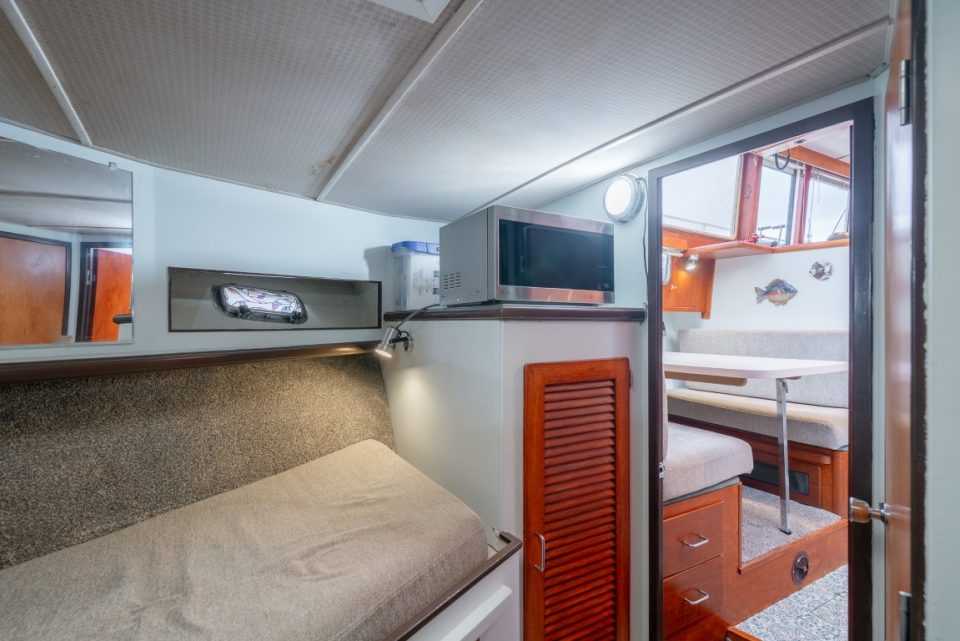 1989 Tollycraft 44 Cockpit Motor Yacht