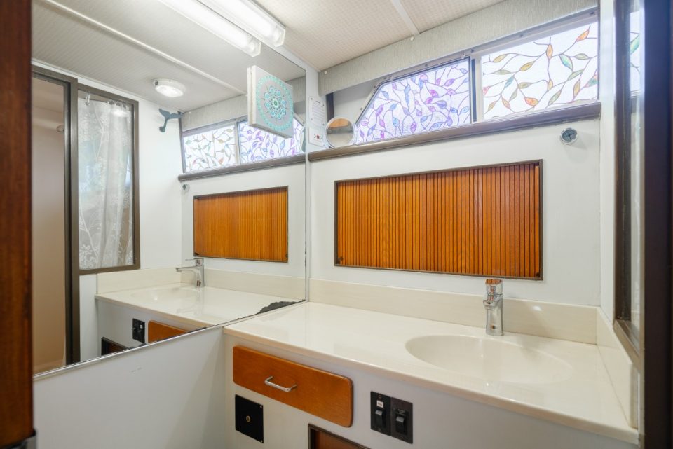 1989 Tollycraft 44 Cockpit Motor Yacht