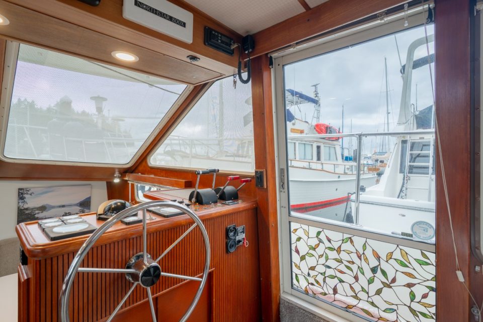 1989 Tollycraft 44 Cockpit Motor Yacht