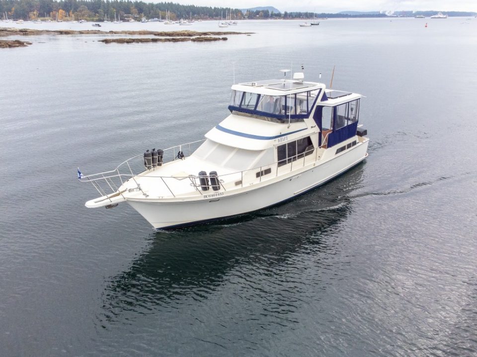 1989 Tollycraft 44 Cockpit Motor Yacht