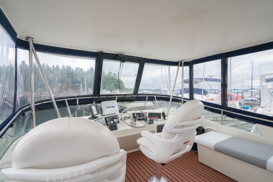 1989 Tollycraft 44 Cockpit Motor Yacht