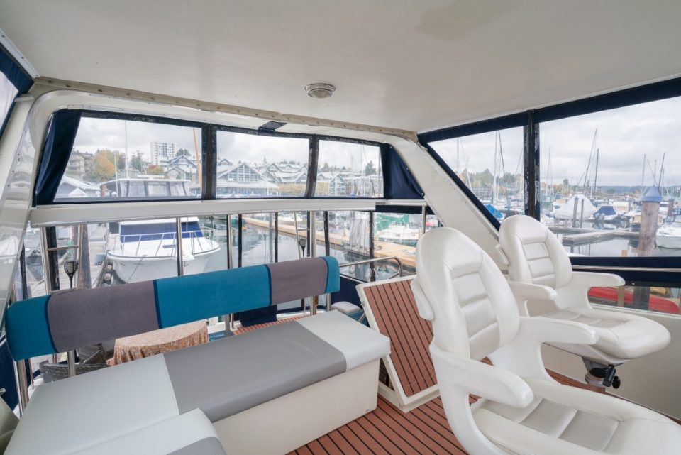 1989 Tollycraft 44 Cockpit Motor Yacht