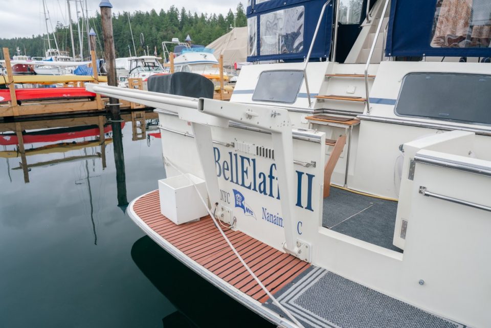 1989 Tollycraft 44 Cockpit Motor Yacht