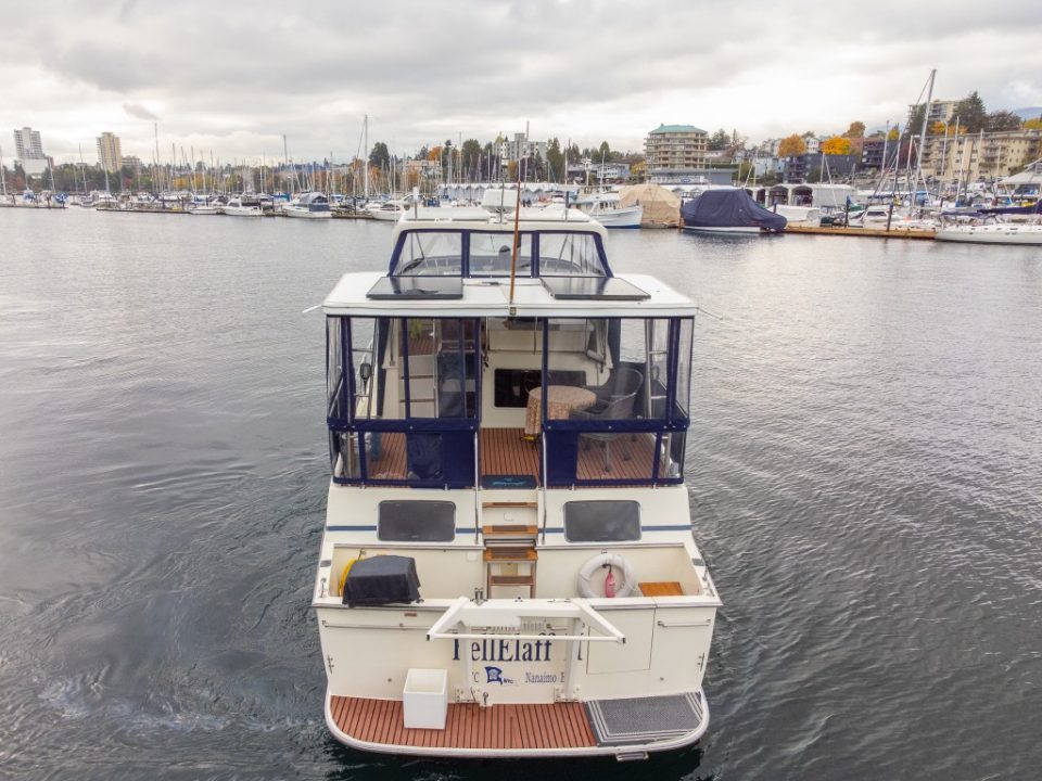 1989 Tollycraft 44 Cockpit Motor Yacht