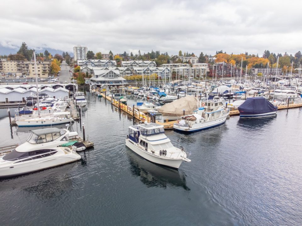 1989 Tollycraft 44 Cockpit Motor Yacht