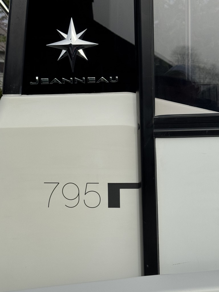 2019 Jeanneau NC Sport 795