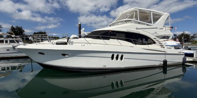 2009 Silverton 52 Ovation