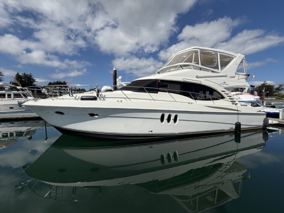 2009 Silverton 52 Ovation