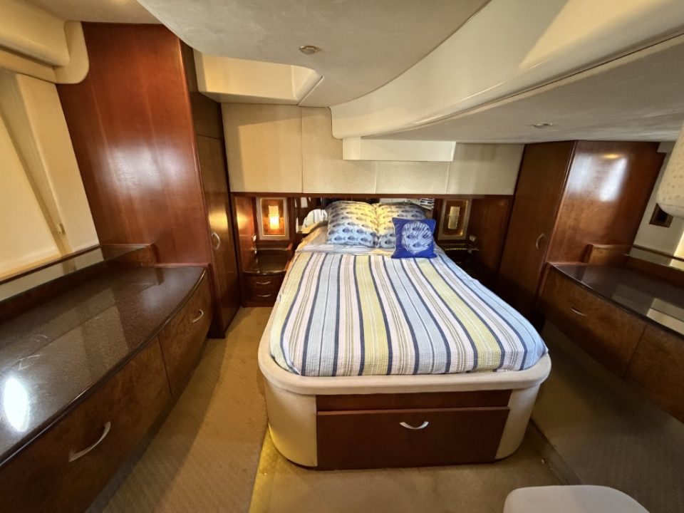 2009 Silverton 52 Ovation