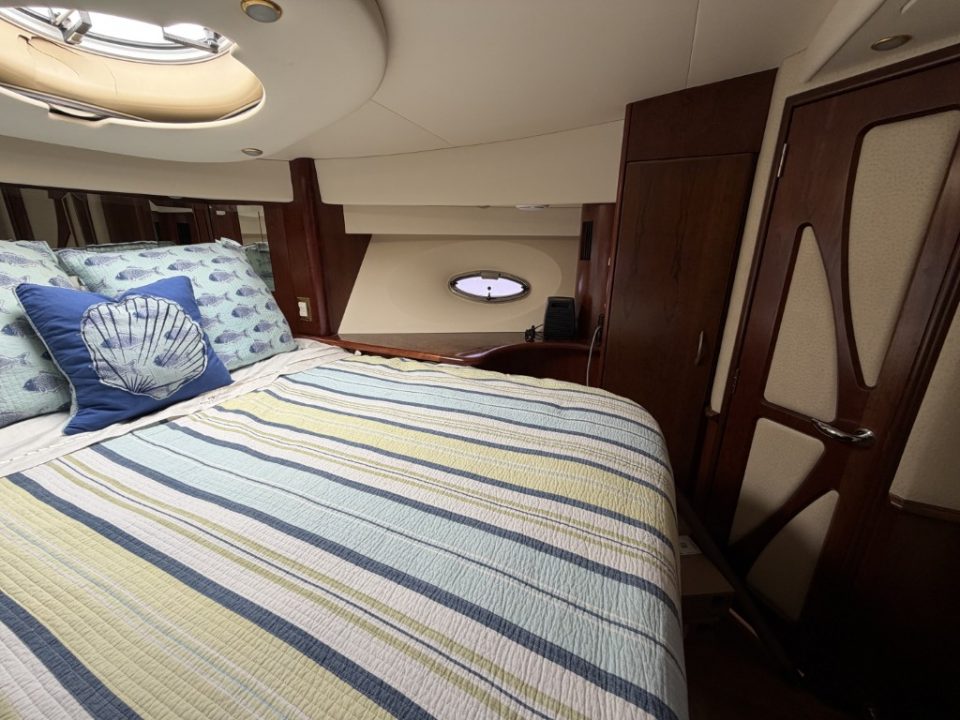 2009 Silverton 52 Ovation