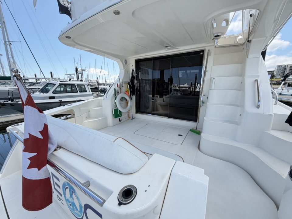 2009 Silverton 52 Ovation