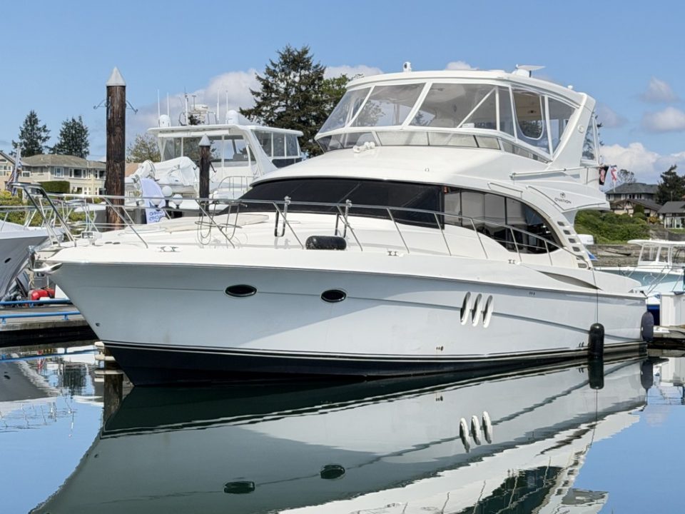 2009 Silverton 52 Ovation