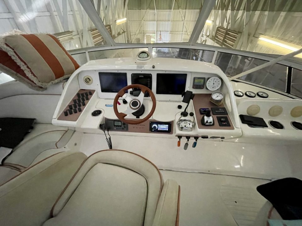 2009 Silverton 52 Ovation