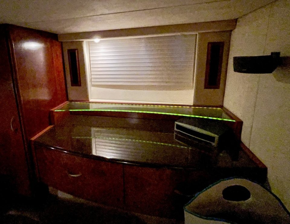 2009 Silverton 52 Ovation