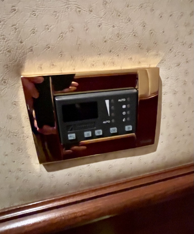 2009 Silverton 52 Ovation