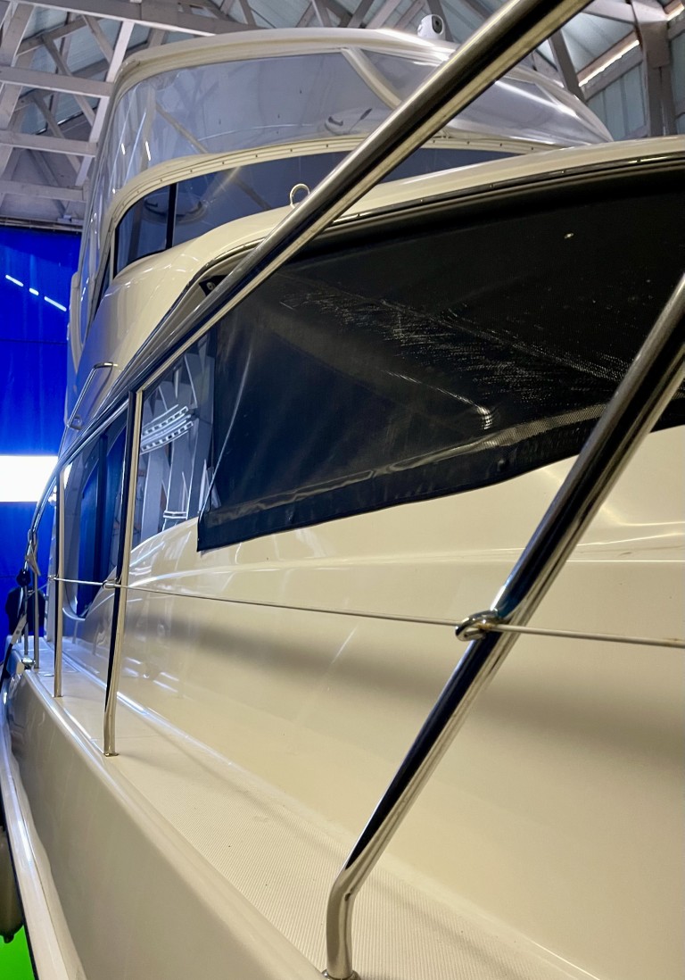 2009 Silverton 52 Ovation