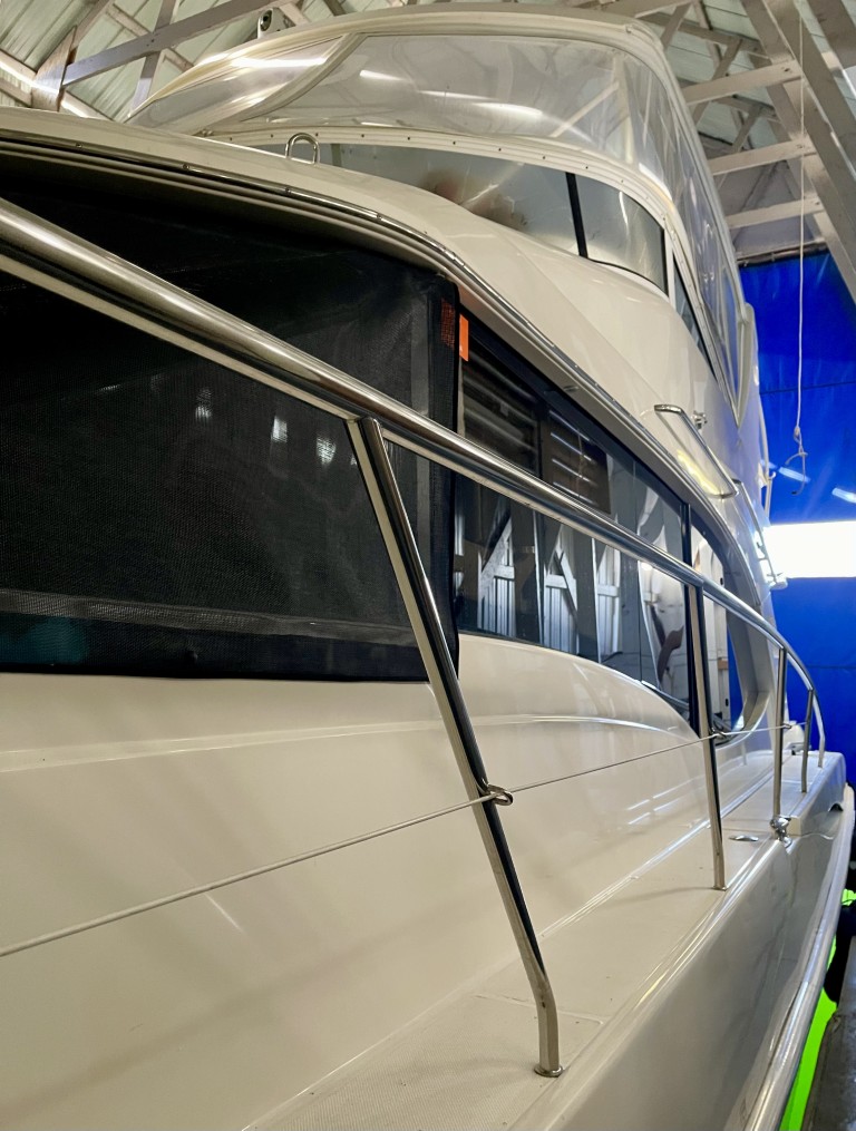 2009 Silverton 52 Ovation