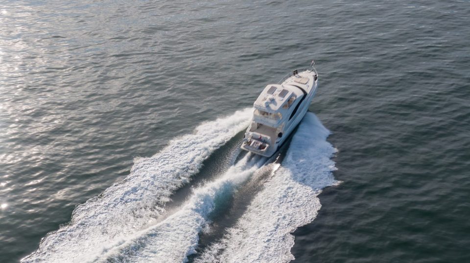 2009 Silverton 52 Ovation