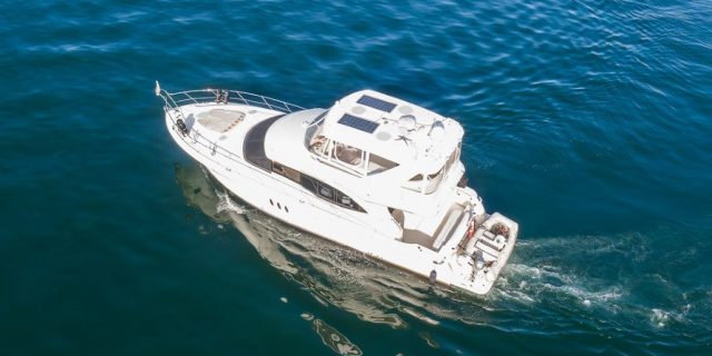 2009 Silverton 52 Ovation