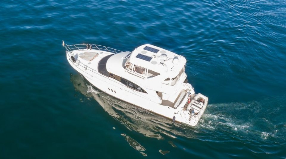 2009 Silverton 52 Ovation