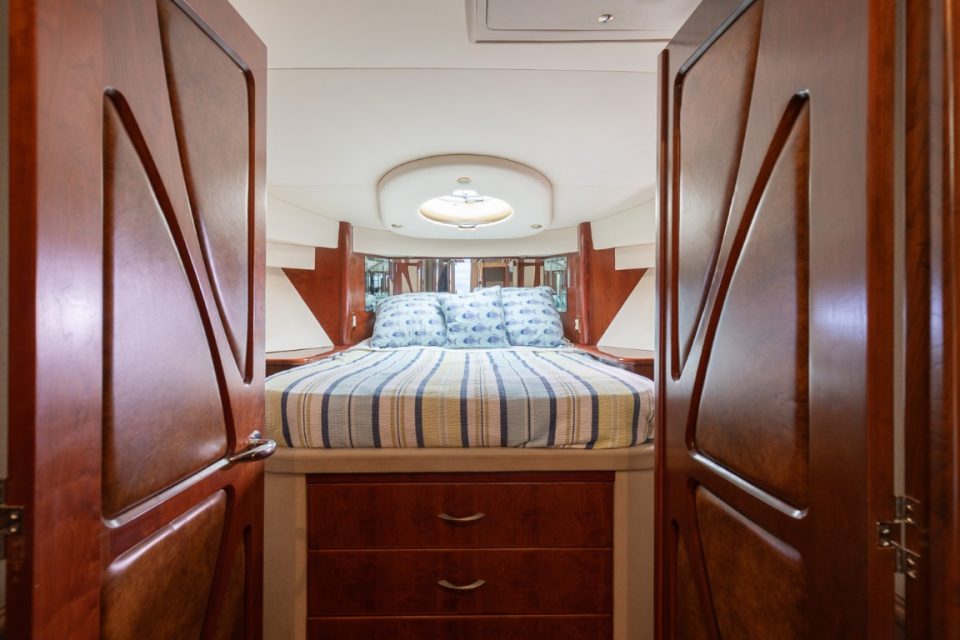 2009 Silverton 52 Ovation