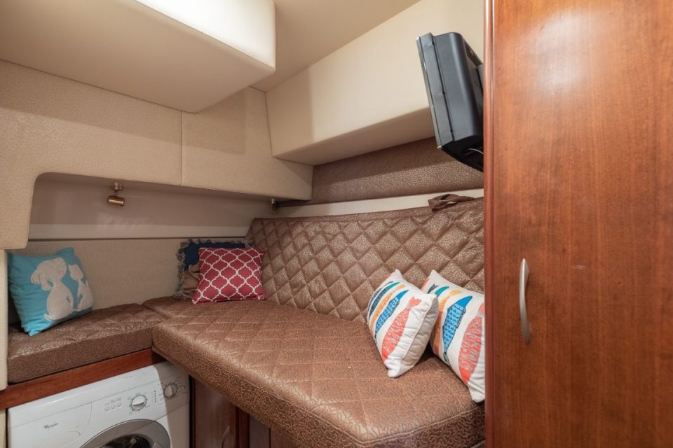 2009 Silverton 52 Ovation