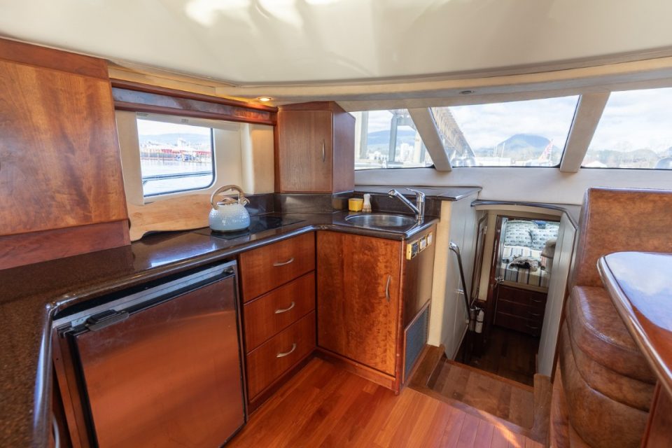 2009 Silverton 52 Ovation